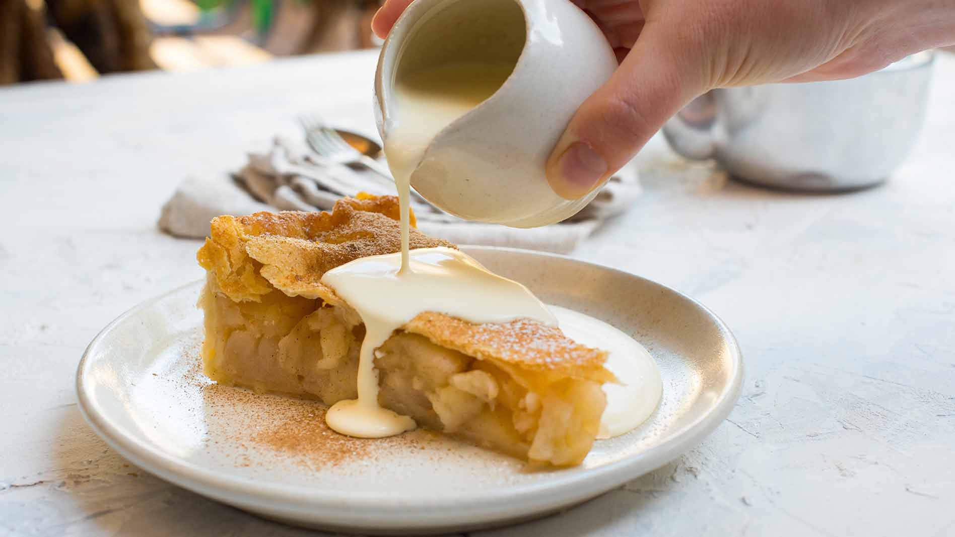 Classic Sweet Apple Pie Recipe | GFFS