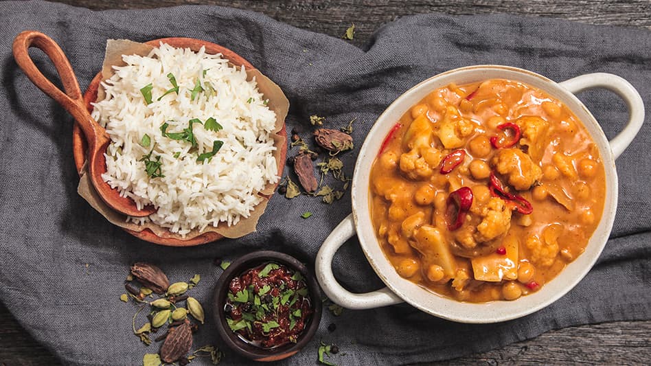 Vegan Curry With Chickpeas And Cauliflower